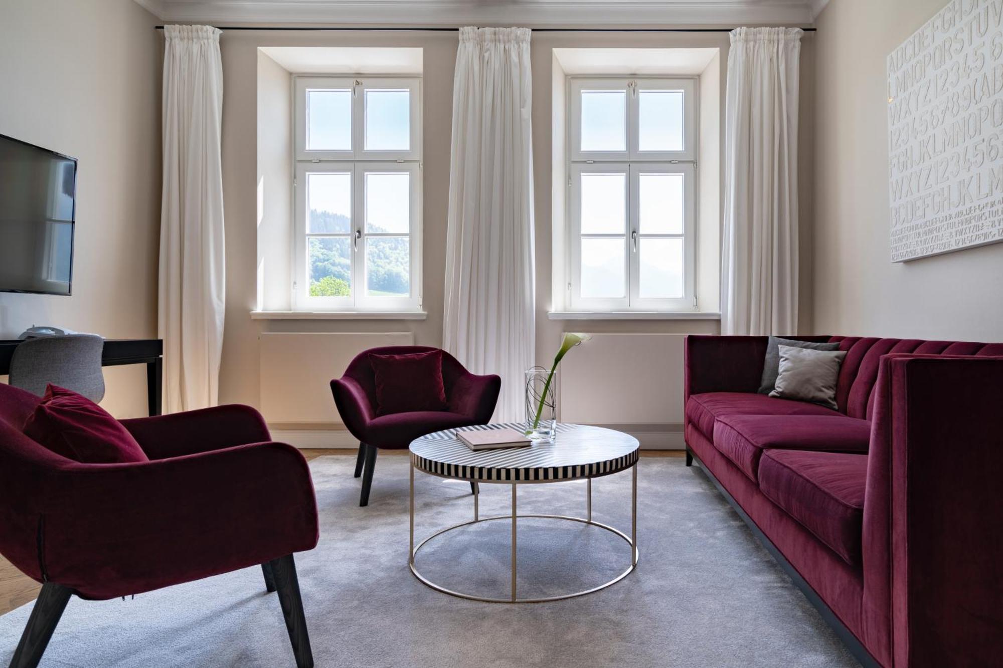 Das Tegernsee Exteriör bild A living room at the Hotel de la Paix